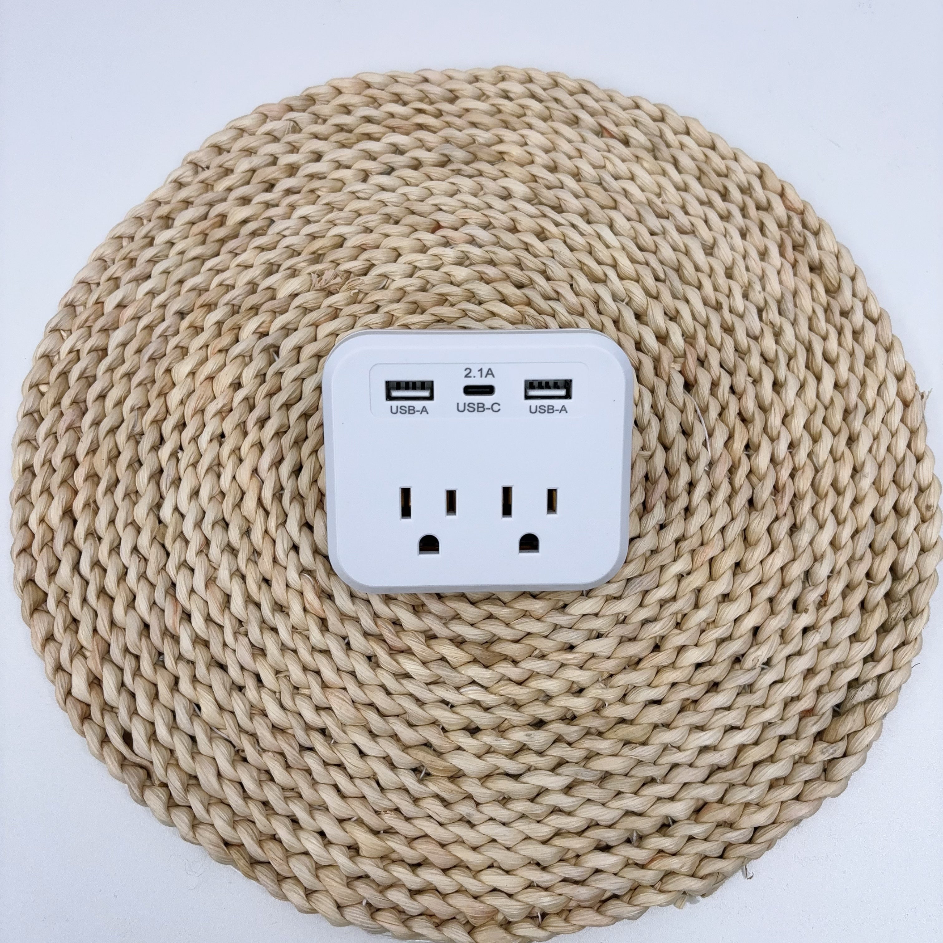 美国标准转换插座，一转五旅行便携转换插座，110V~240V宽电压。