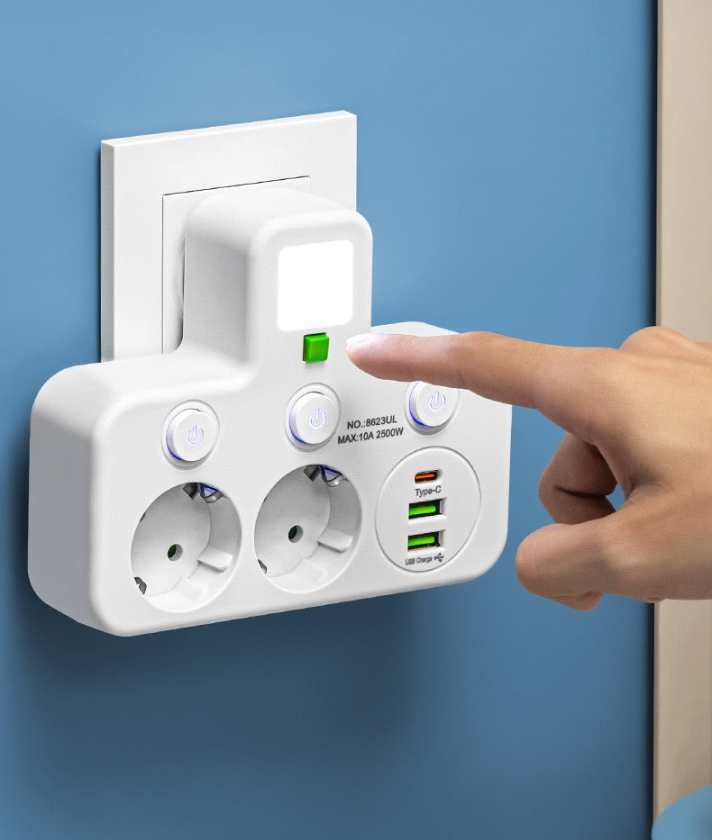 带触摸夜灯的插头适配器，带 1个 Type-C 接口和 2 个 USB 接口，欧标电源插座墙插，适用于旅行，家庭、办公室（白色）